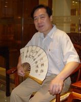 中国古典家具研究会副理事长张德祥